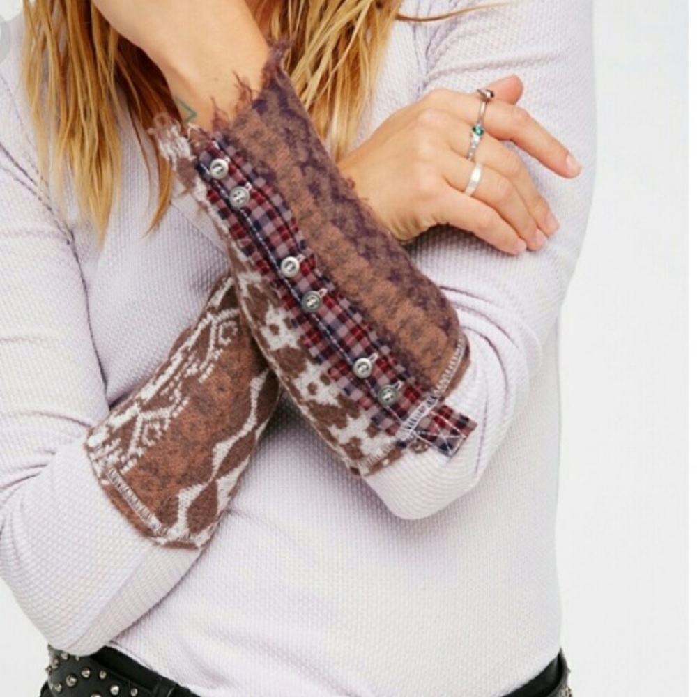 FREE PEOPLE LAVENDER THERMAL ART SCHOOL CUFF